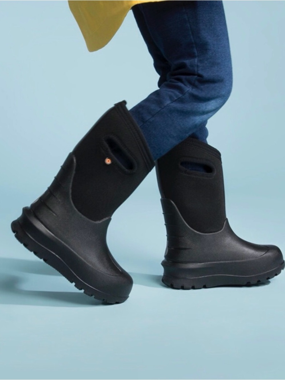 Bogs Boots Youth Size 2 black (gender neutral) Insulated Snow Boots / Rain Boots